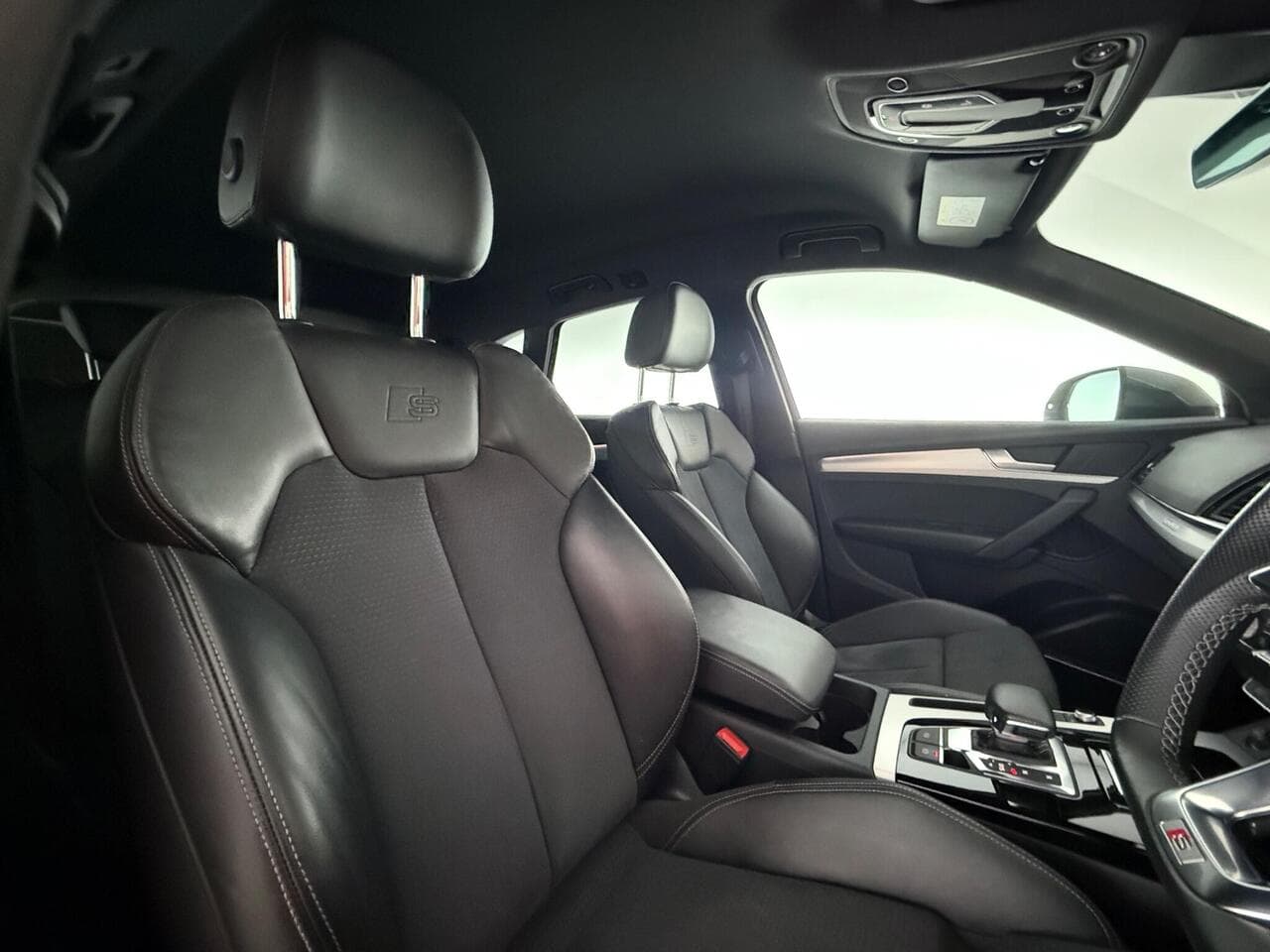 Audi Q5 thumbnail Seat Driver