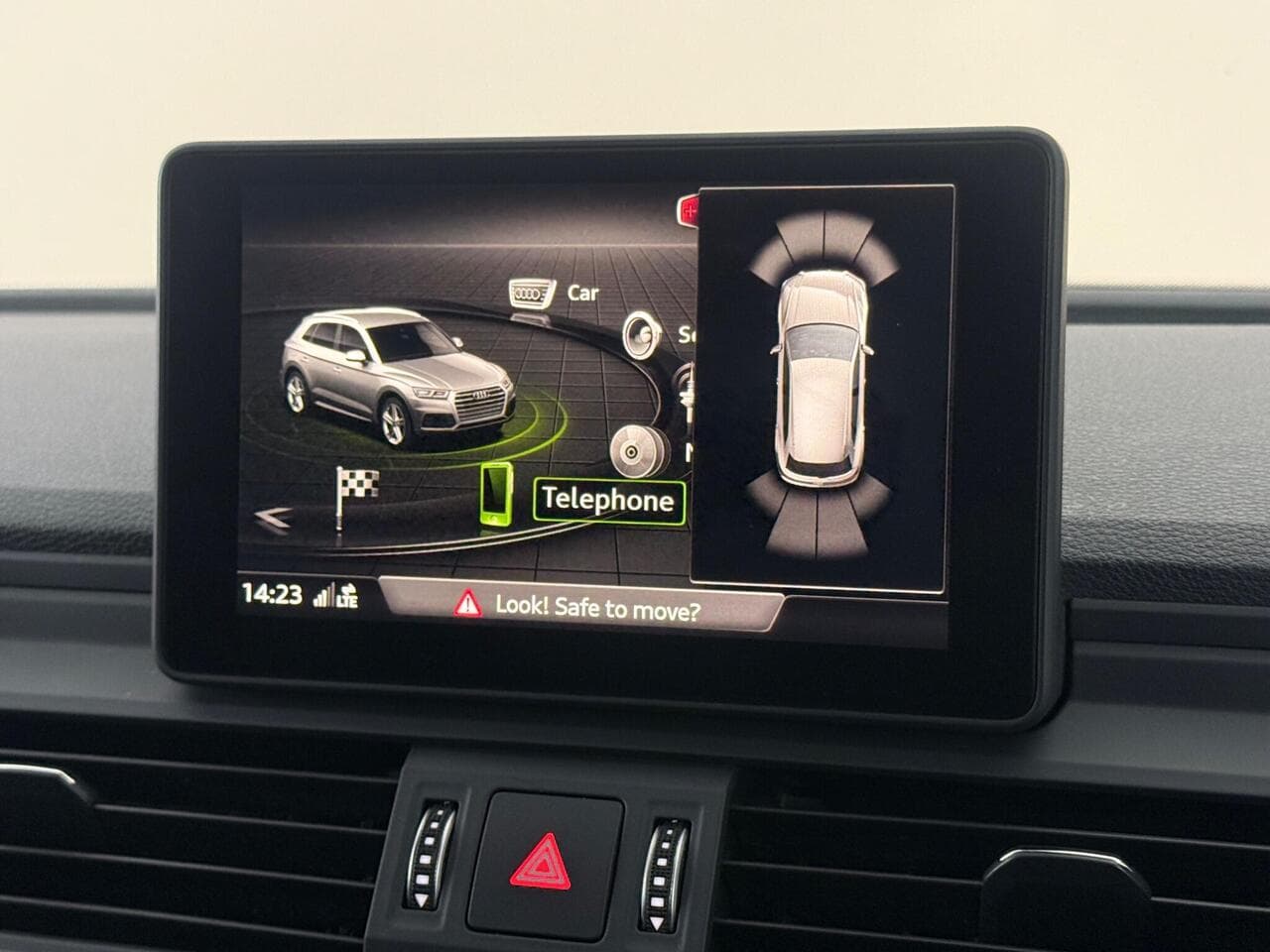 Audi Q5 thumbnail Infotainment System