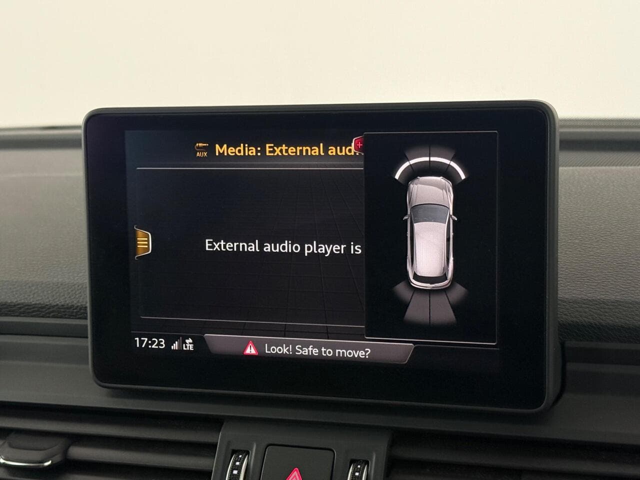 Audi Q5 thumbnail Infotainment System