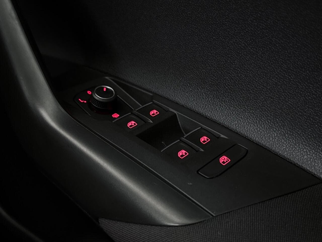 Volkswagen Polo thumbnail Misc Controls