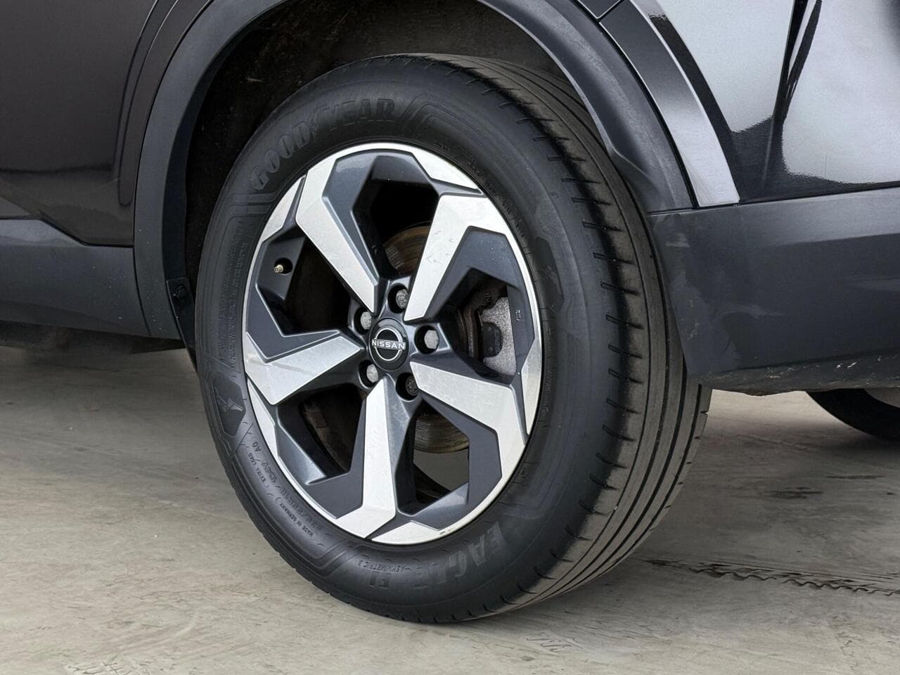 Nissan Qashqai thumbnail Wheel
