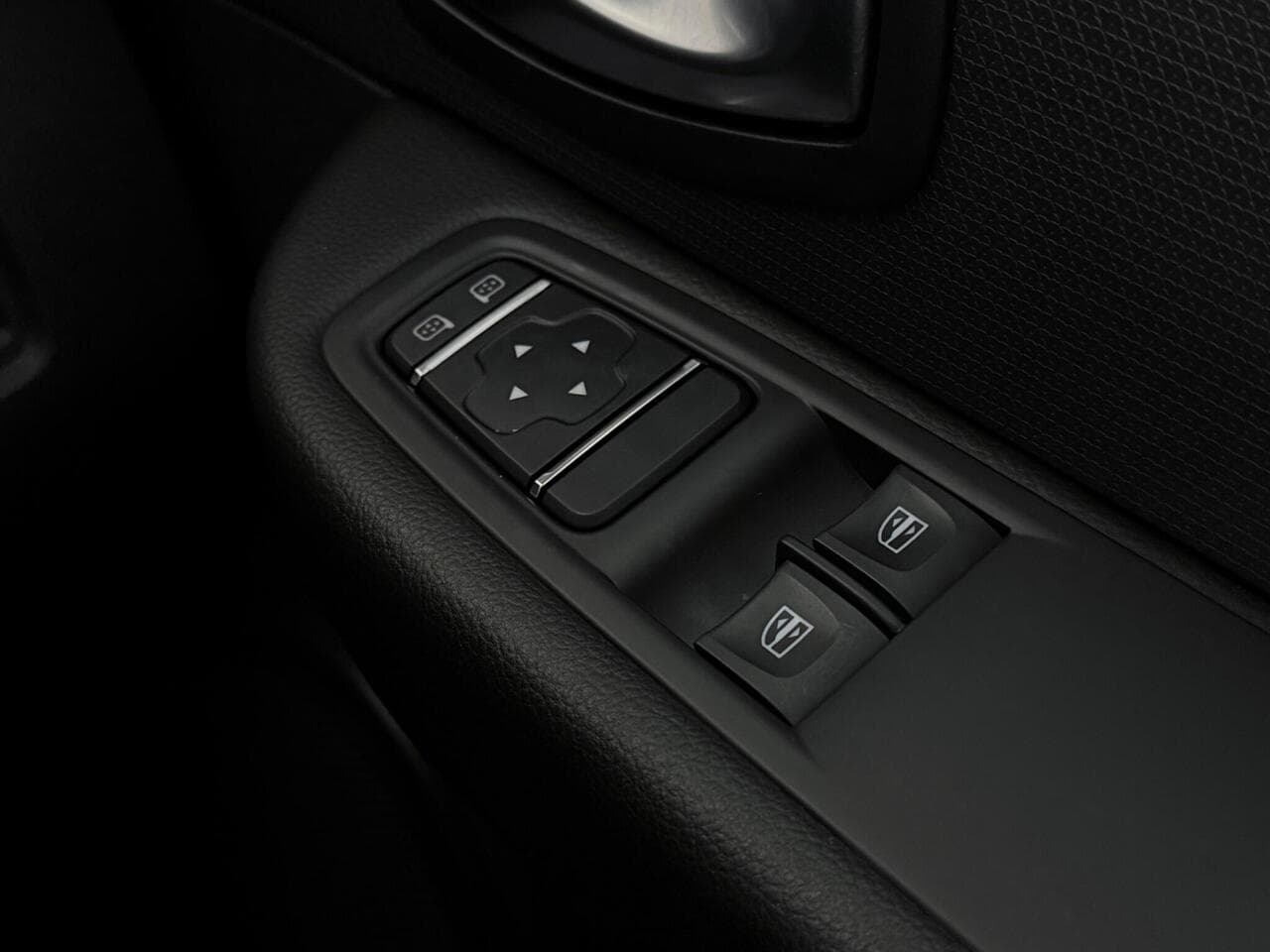 Renault Clio thumbnail Misc Controls