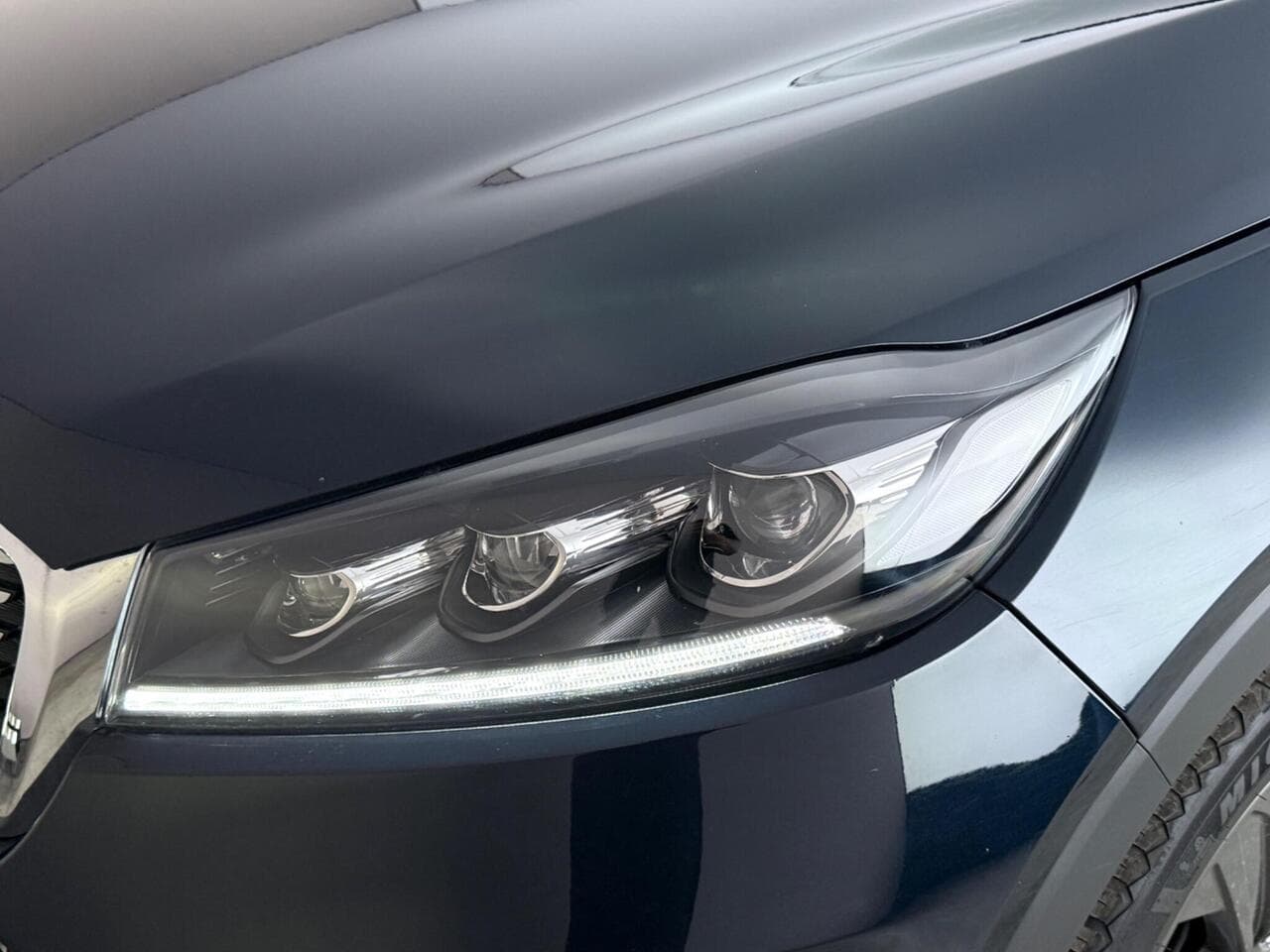 Kia Sorento thumbnail Lights Front