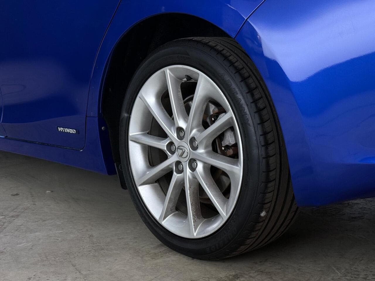 Lexus CT thumbnail Wheel