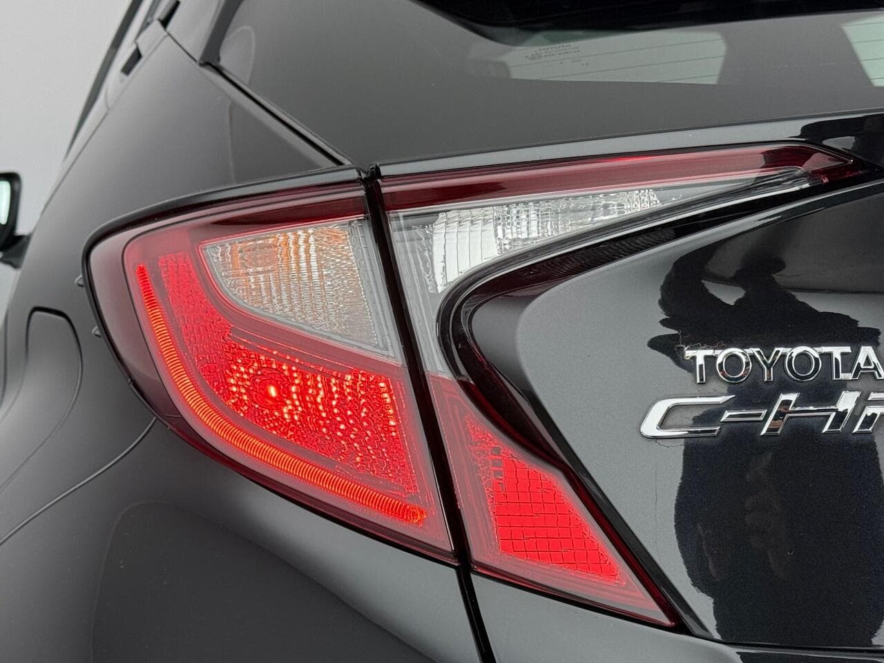 Toyota C-HR thumbnail Lights Rear