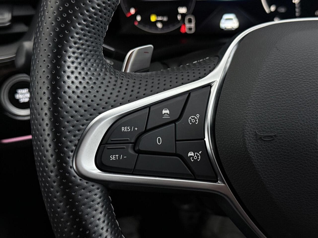 Renault Arkana thumbnail Misc Controls