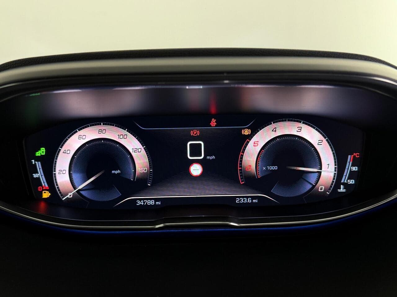 Peugeot 3008 thumbnail Driver Instruments