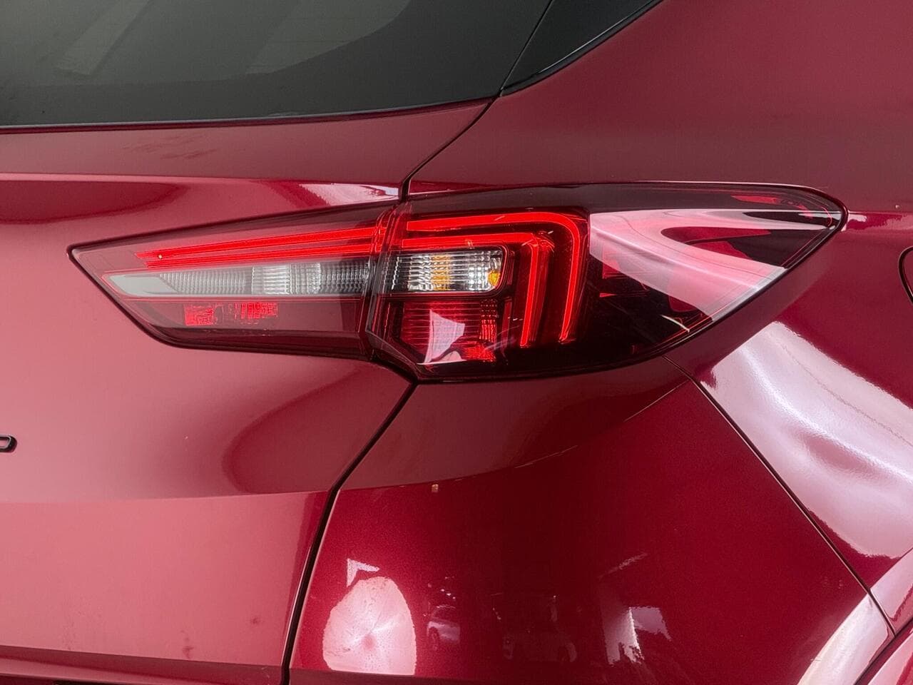 Vauxhall Grandland thumbnail Lights Front