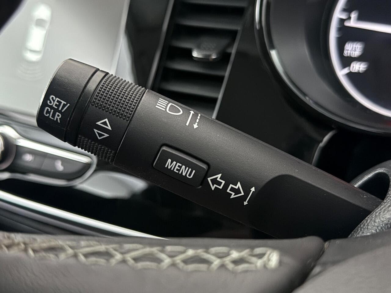 Vauxhall Mokka X thumbnail Misc Controls