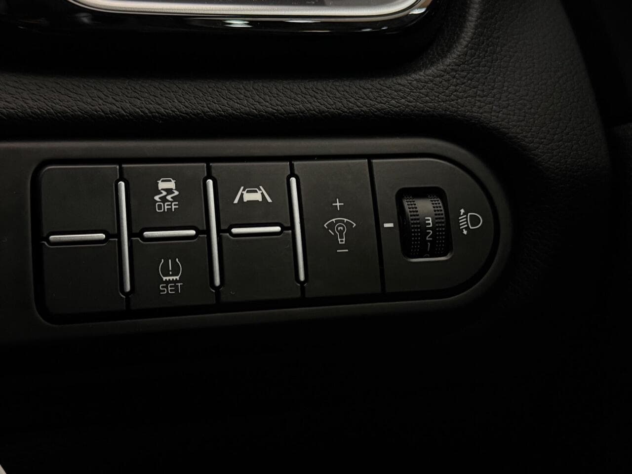 Kia Ceed thumbnail Misc Controls