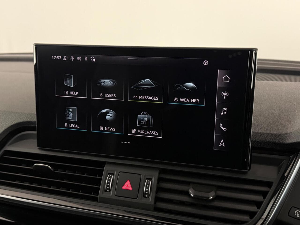 Audi Q5 thumbnail Infotainment System