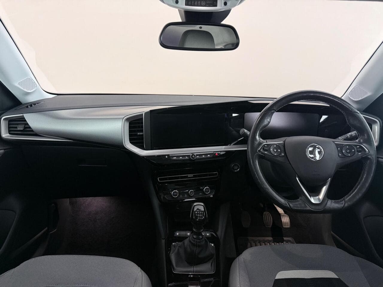 Vauxhall Mokka thumbnail Interior Front