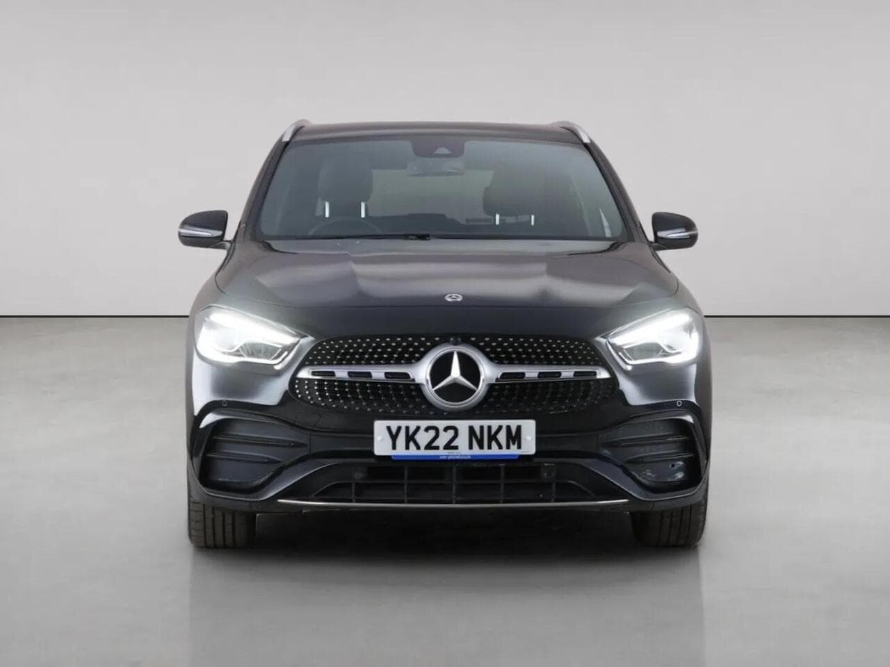 Mercedes-Benz GLA thumbnail Front