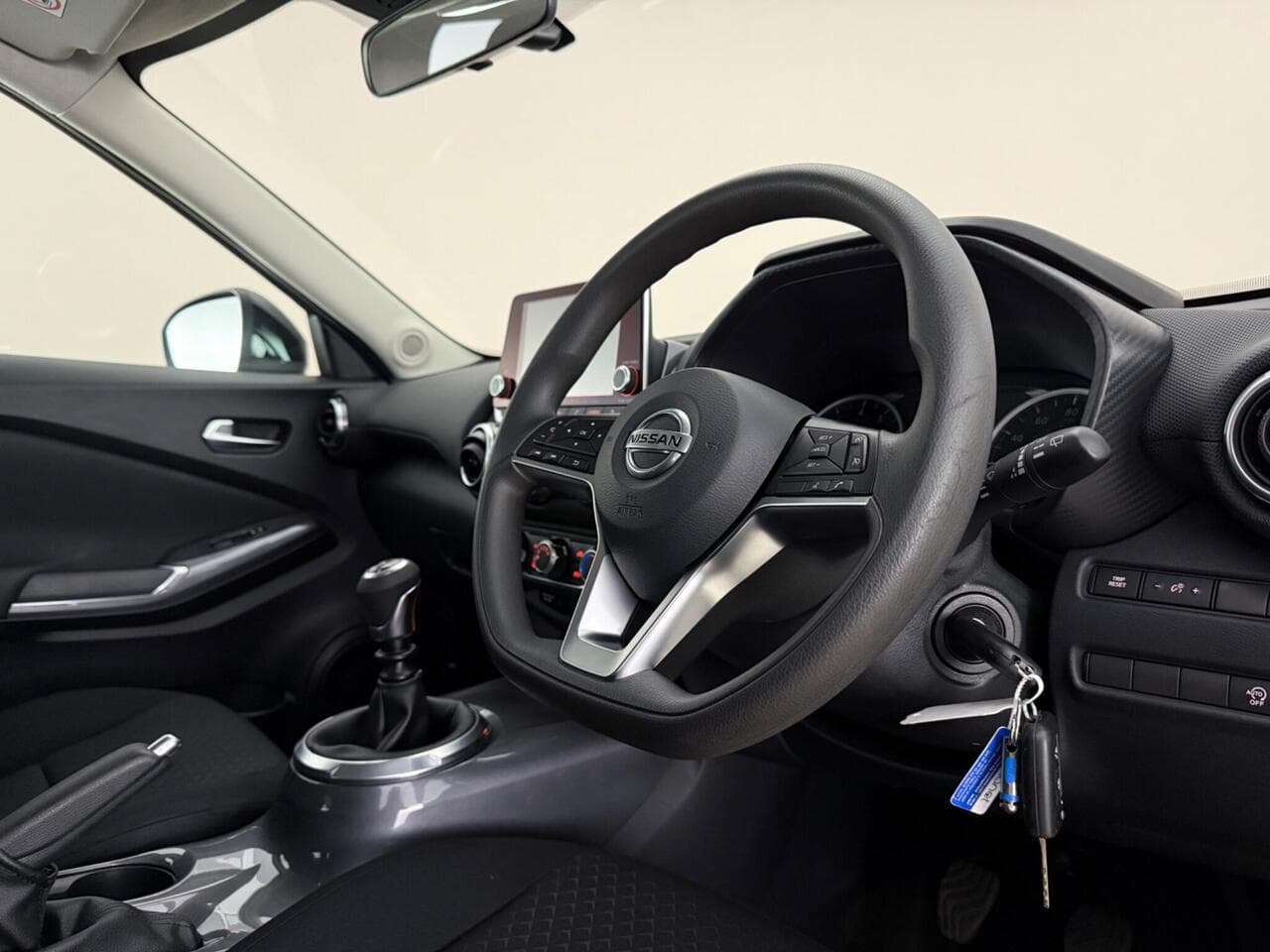 Nissan Juke thumbnail Interior Front