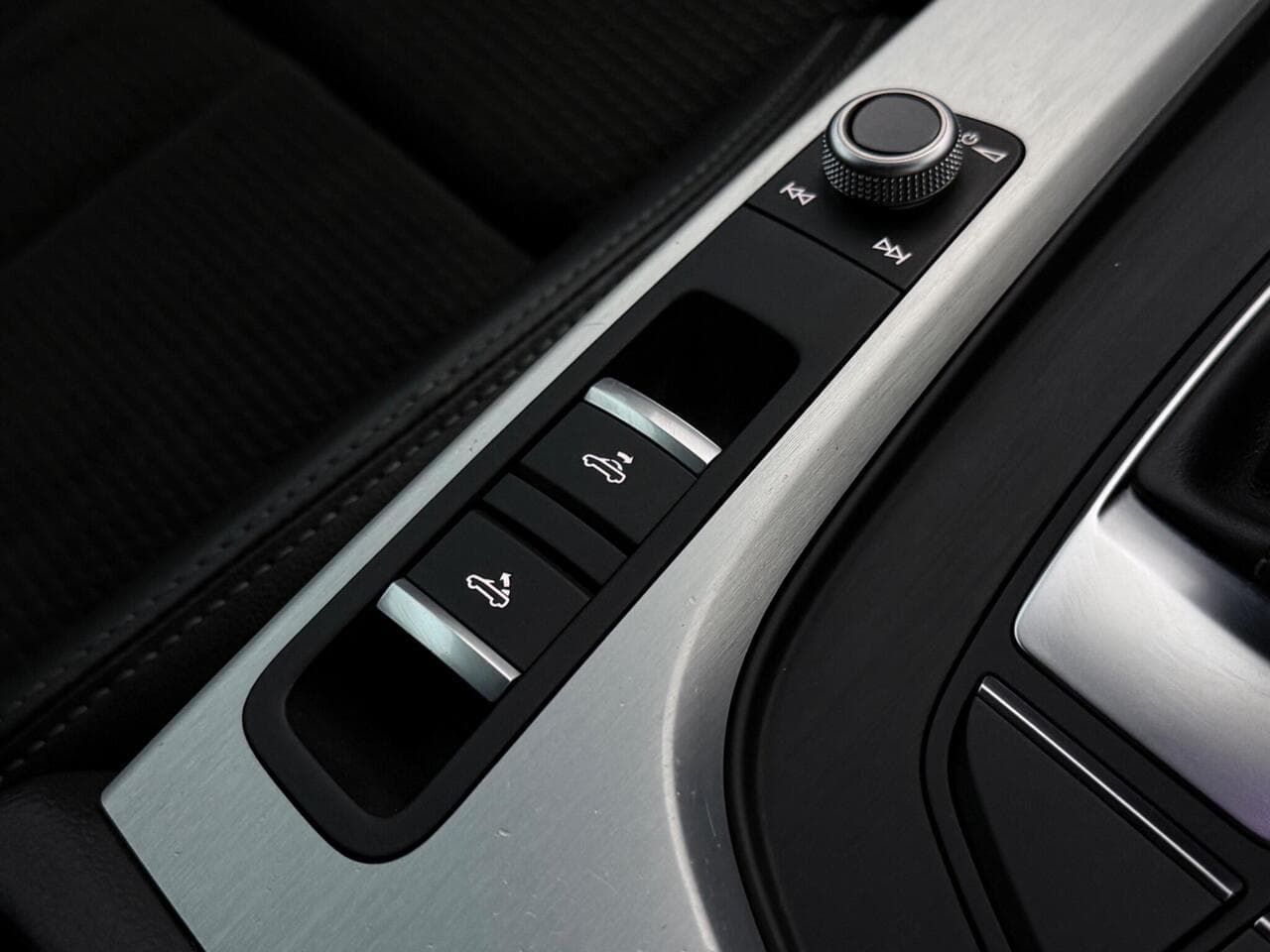 Audi A5 Cabriolet thumbnail Misc Controls