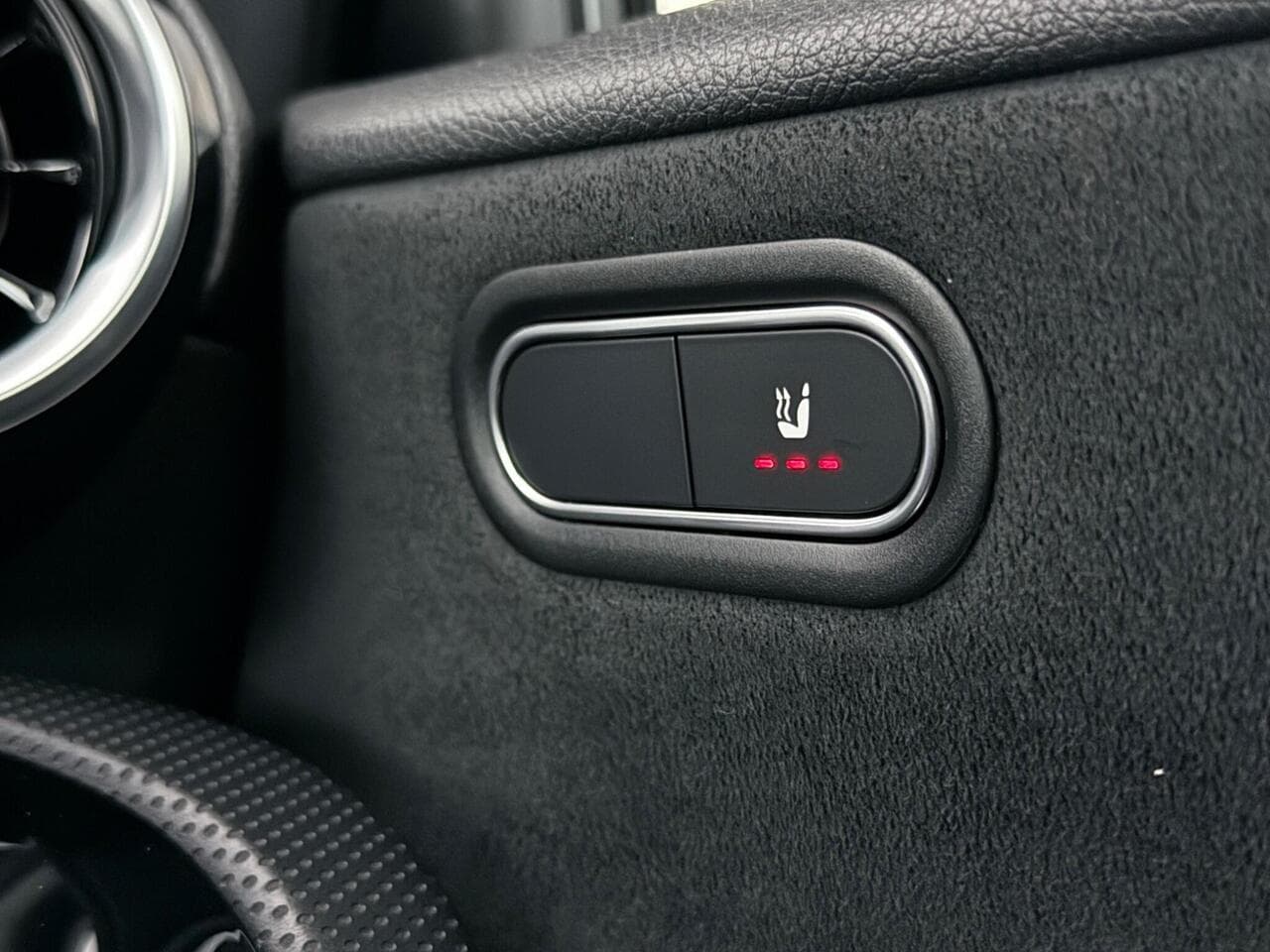 Mercedes-Benz A Class thumbnail Misc Controls