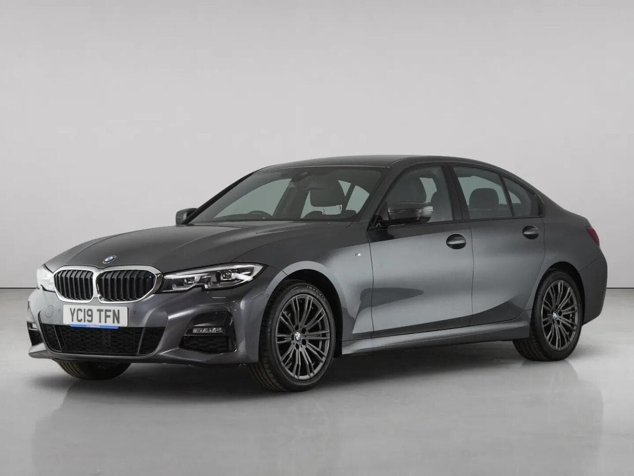 BMW 3 Series thumbnail Front Left