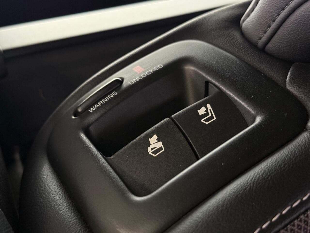 Volvo XC60 thumbnail Misc Controls