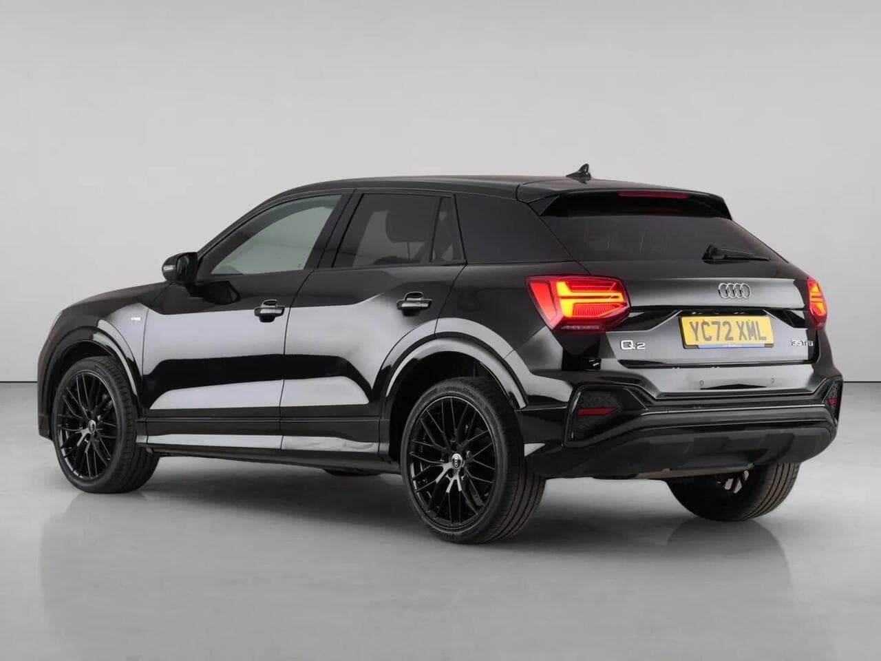 Audi Q2 thumbnail Rear Left