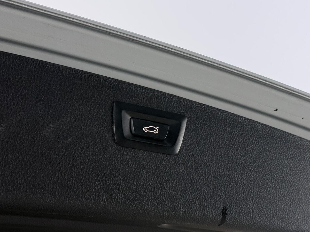 BMW 3 Series thumbnail Misc Controls