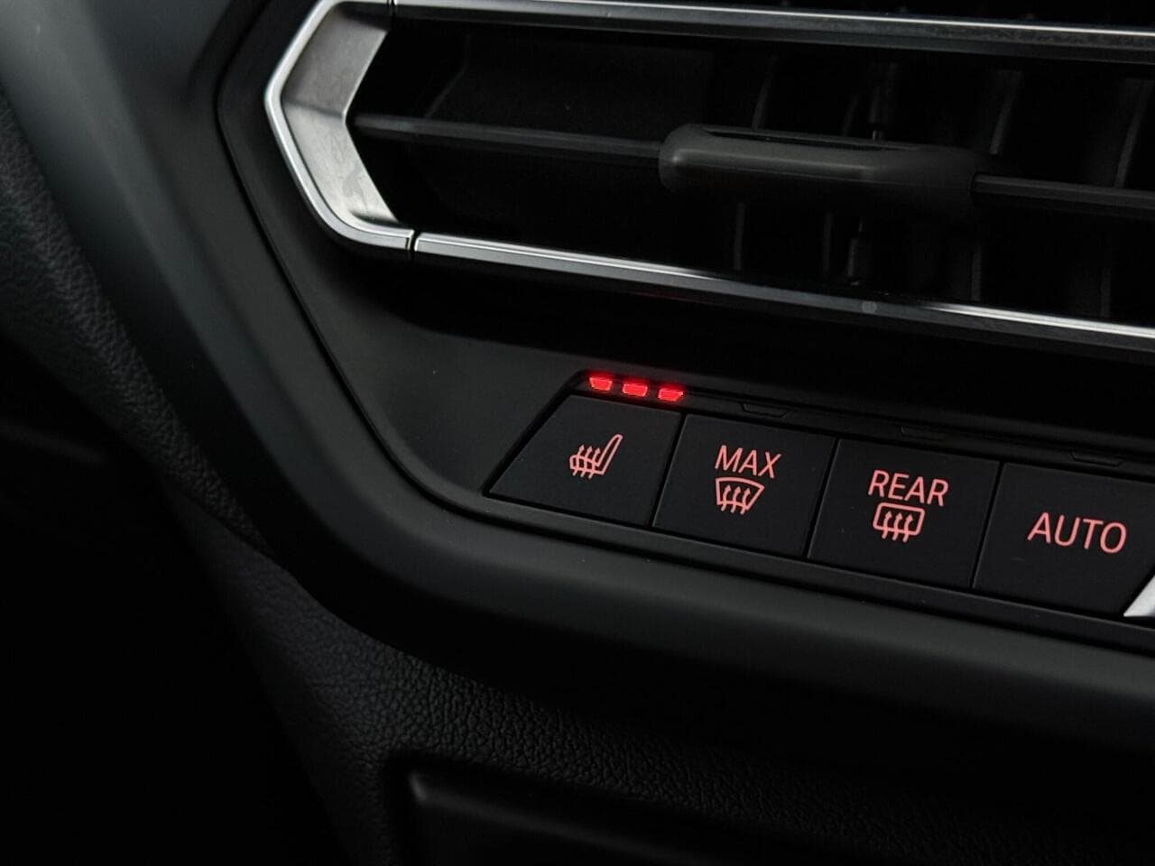 BMW 1 Series thumbnail Misc Controls