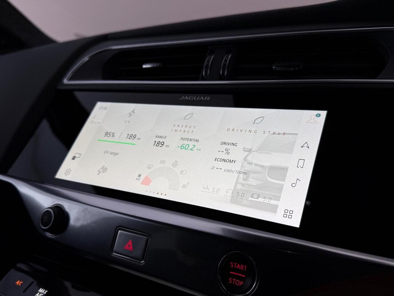 Jaguar I-PACE thumbnail Infotainment System