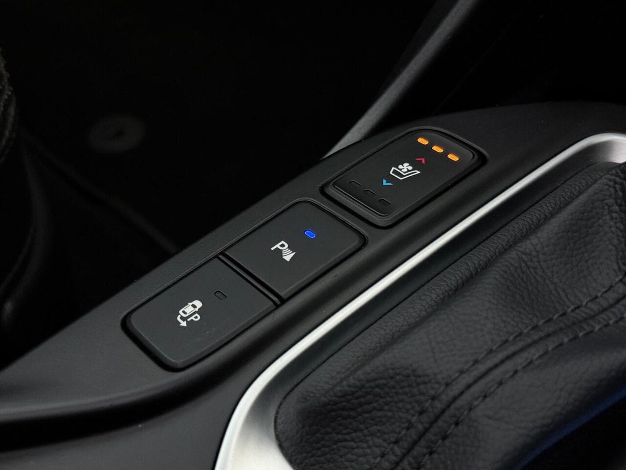 Hyundai Santa Fe thumbnail Misc Controls