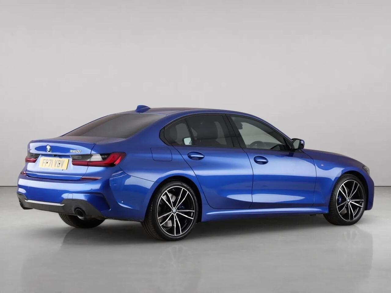 BMW 3 Series thumbnail Rear Right