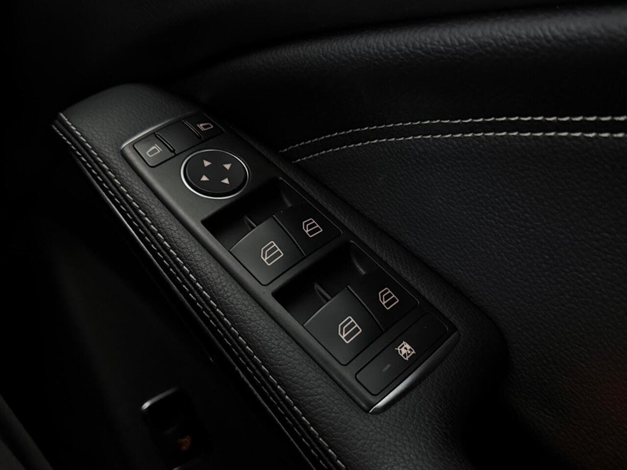 Mercedes-Benz CLA thumbnail Misc Controls