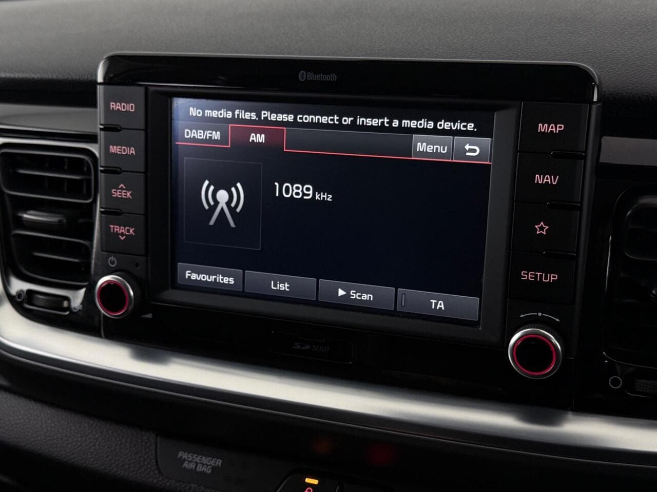 Kia Stonic thumbnail Infotainment System