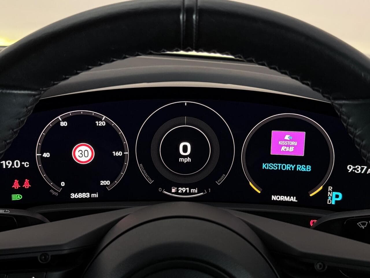 Porsche Taycan thumbnail Driver Instruments