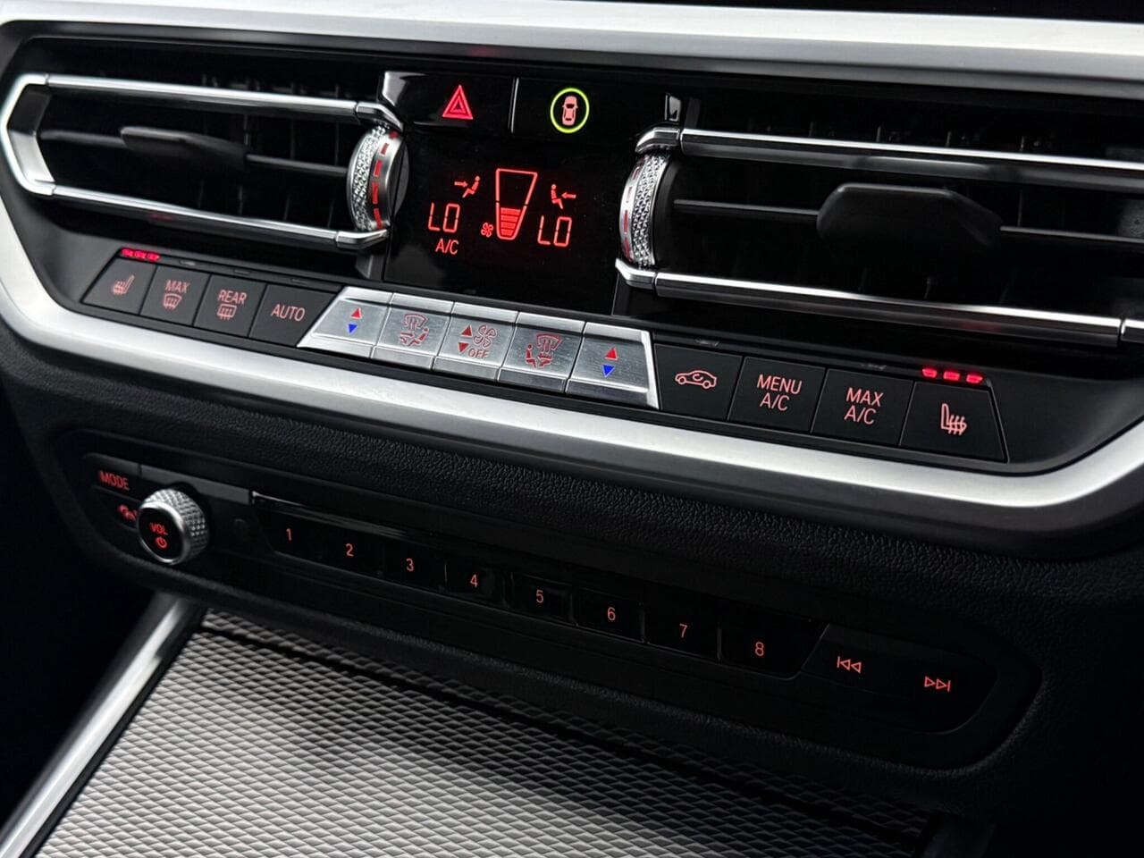 BMW 3 Series thumbnail Infotainment System