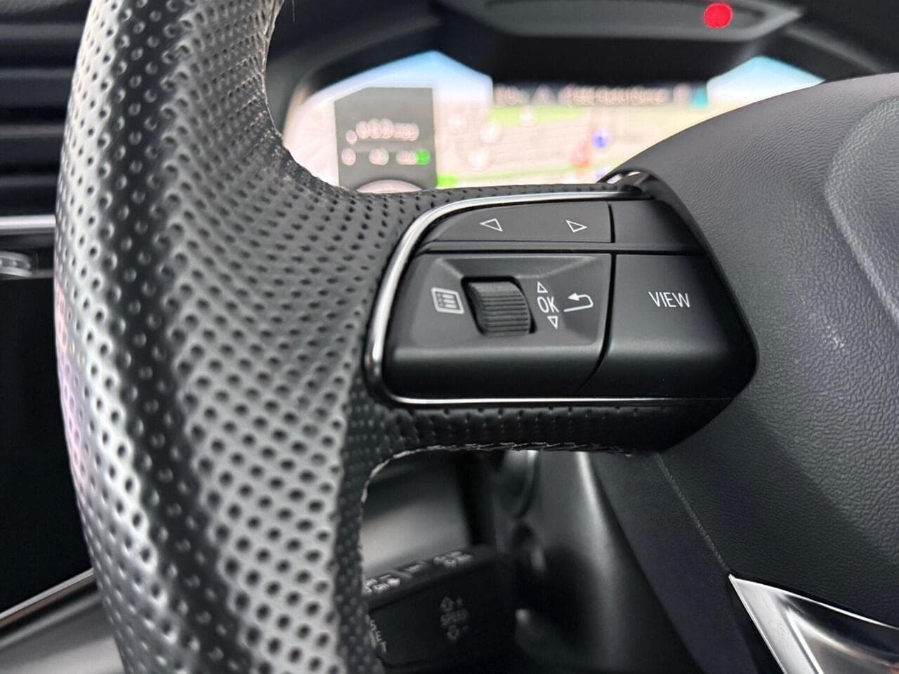 Audi Q8 thumbnail Misc Controls