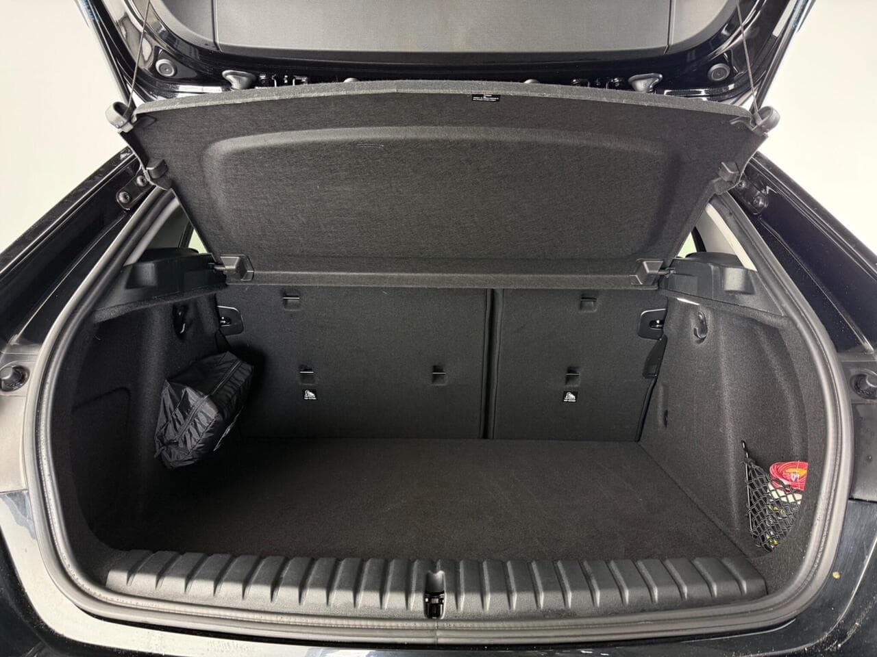 BMW 1 Series thumbnail Boot