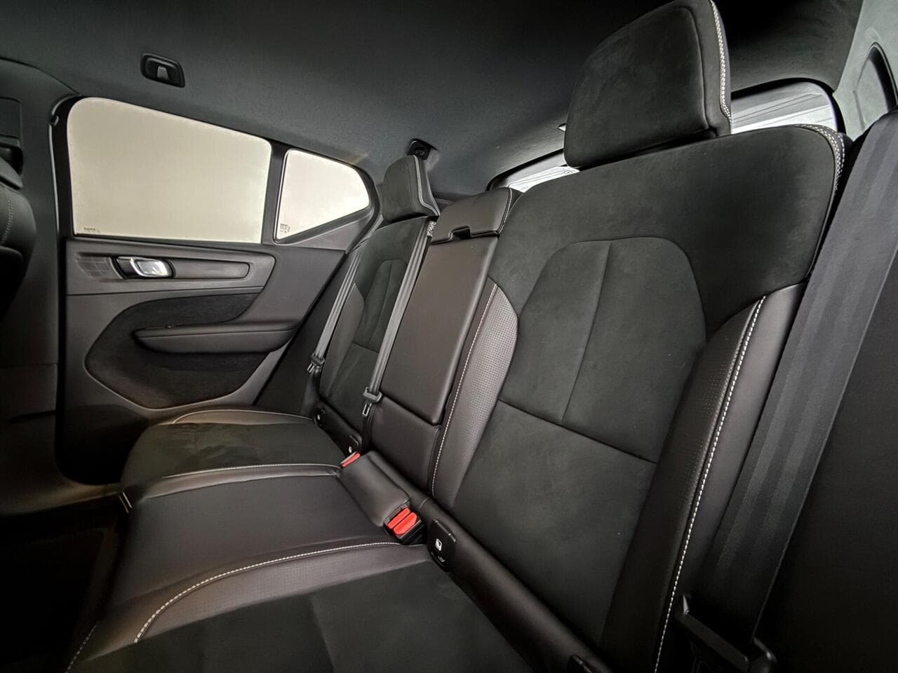 Volvo XC40 thumbnail Seats Rear
