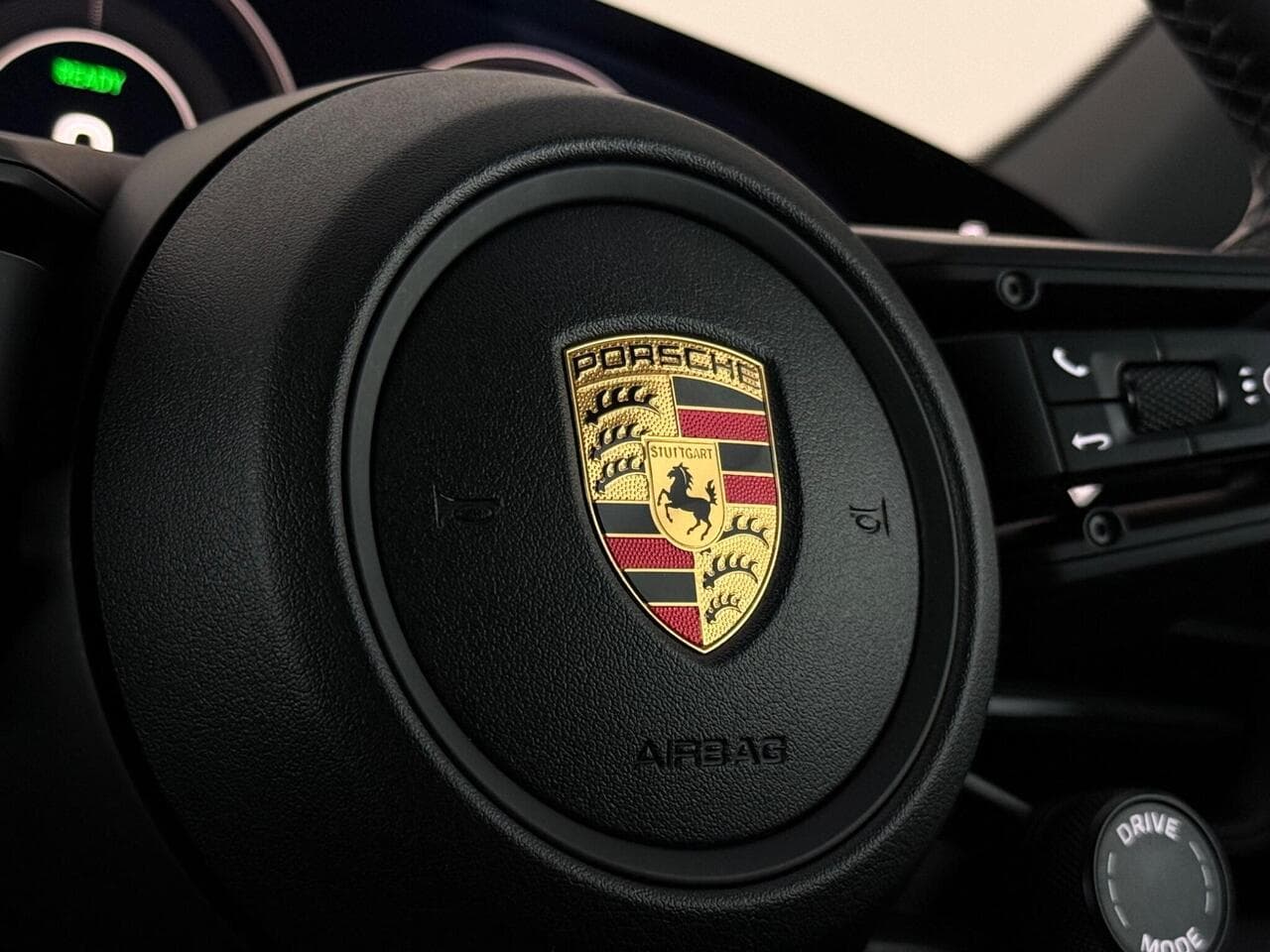 Porsche Taycan thumbnail Inconclusive