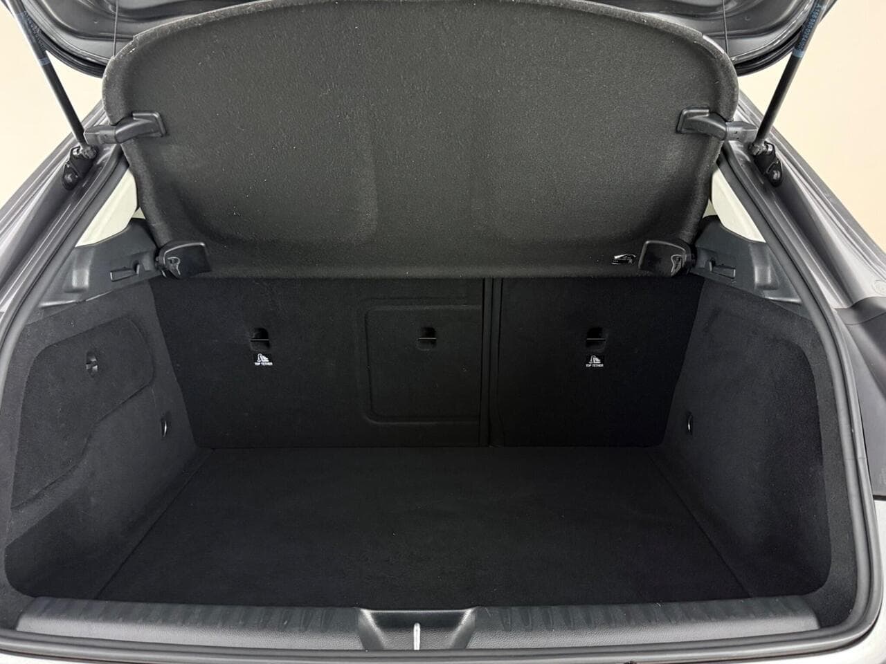 Mercedes-Benz GLA thumbnail Boot