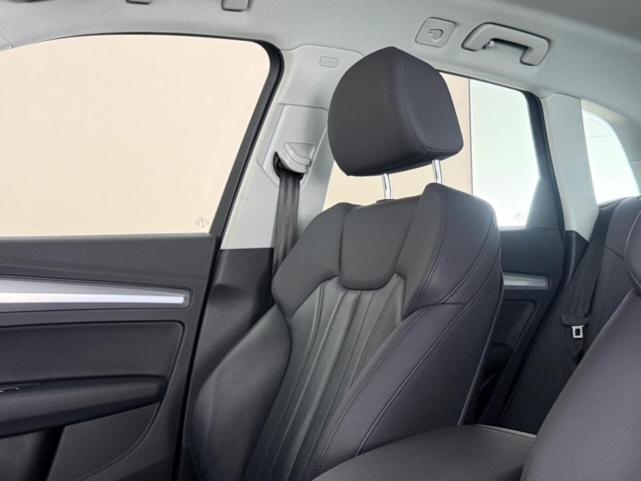 Audi Q5 thumbnail Seats Rear