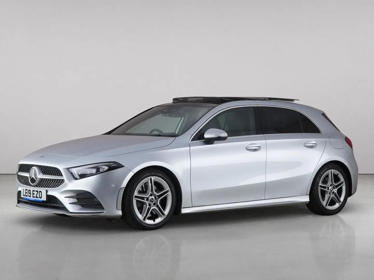 Mercedes-Benz A Class thumbnail Front Left
