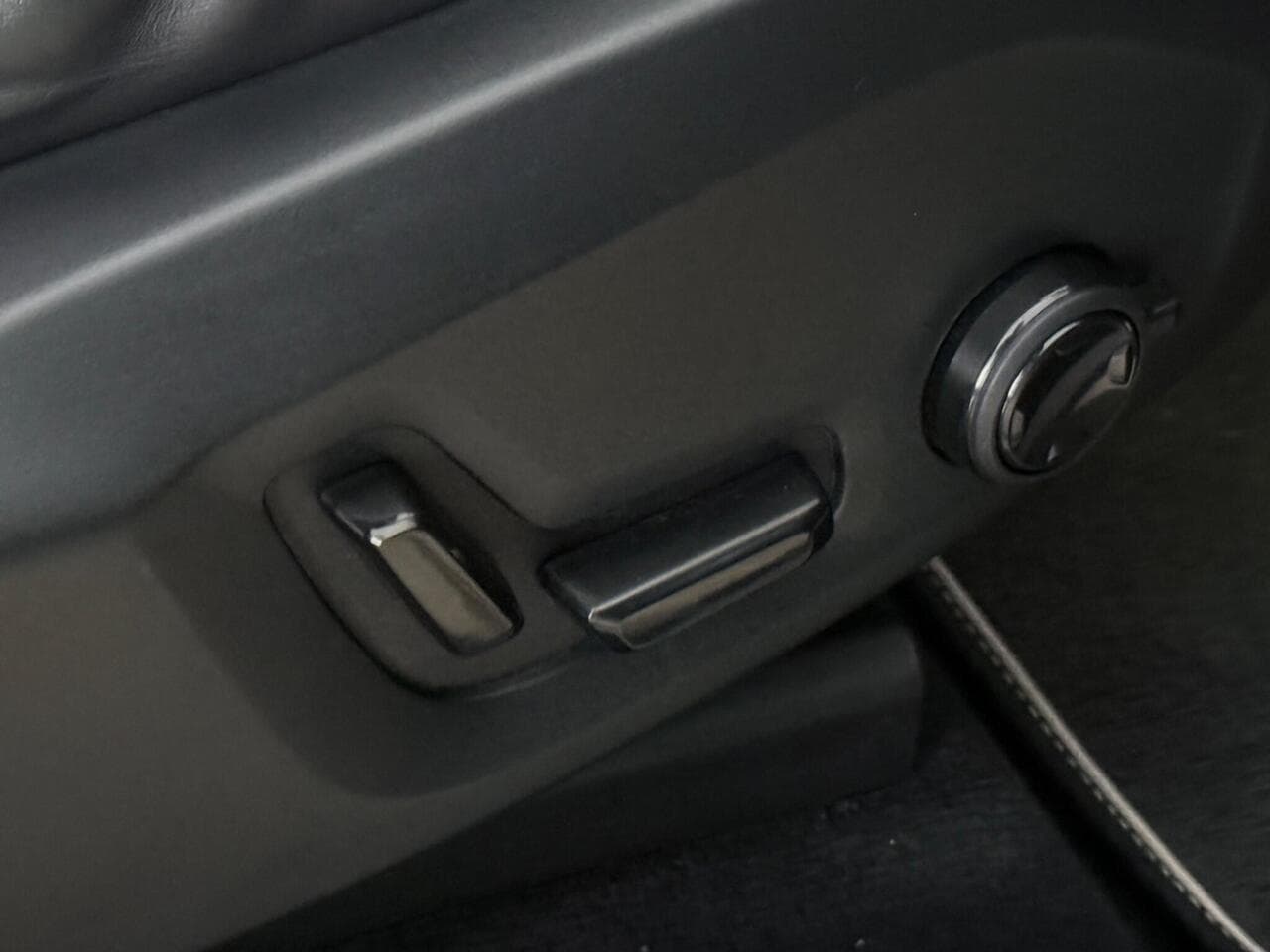 Volvo XC60 thumbnail Misc Controls