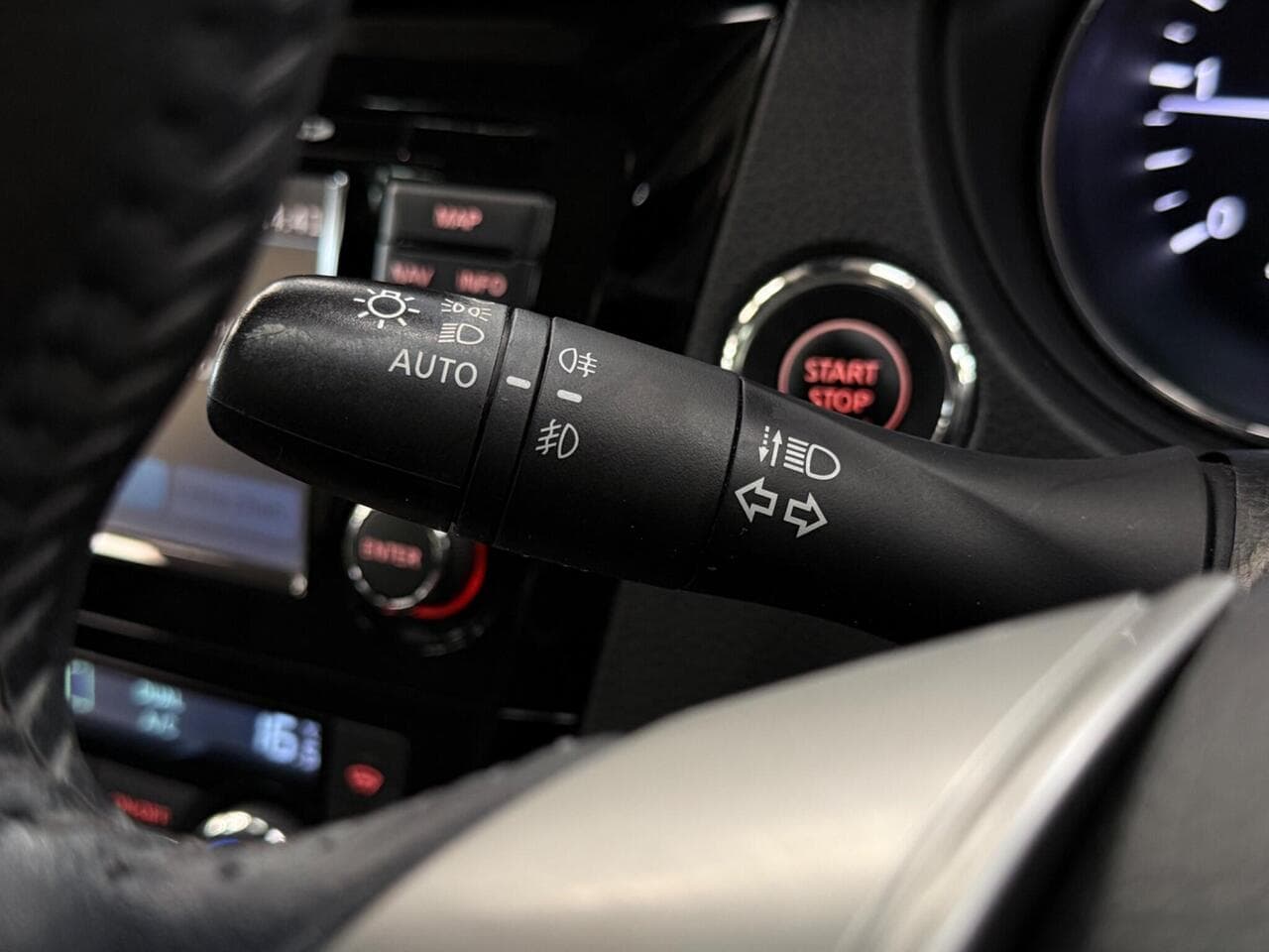 Nissan Qashqai thumbnail Misc Controls