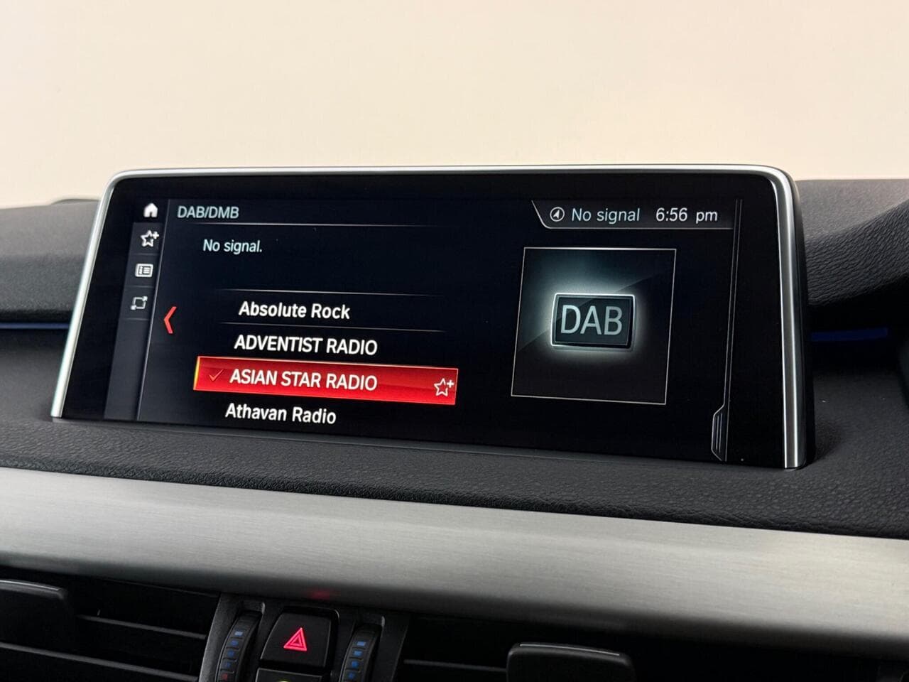 BMW X5 thumbnail Infotainment System