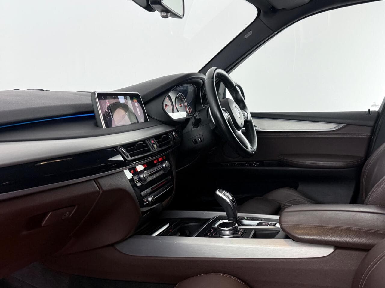 BMW X5 thumbnail Interior Front