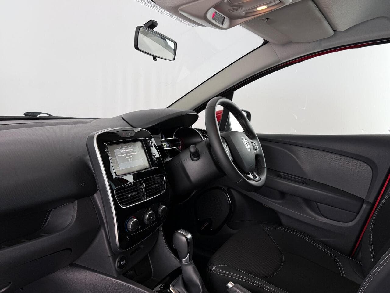 Renault Clio thumbnail Interior Front