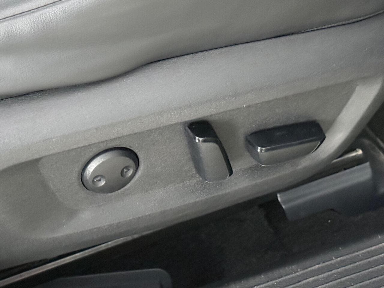 Nissan X-Trail thumbnail Misc Controls