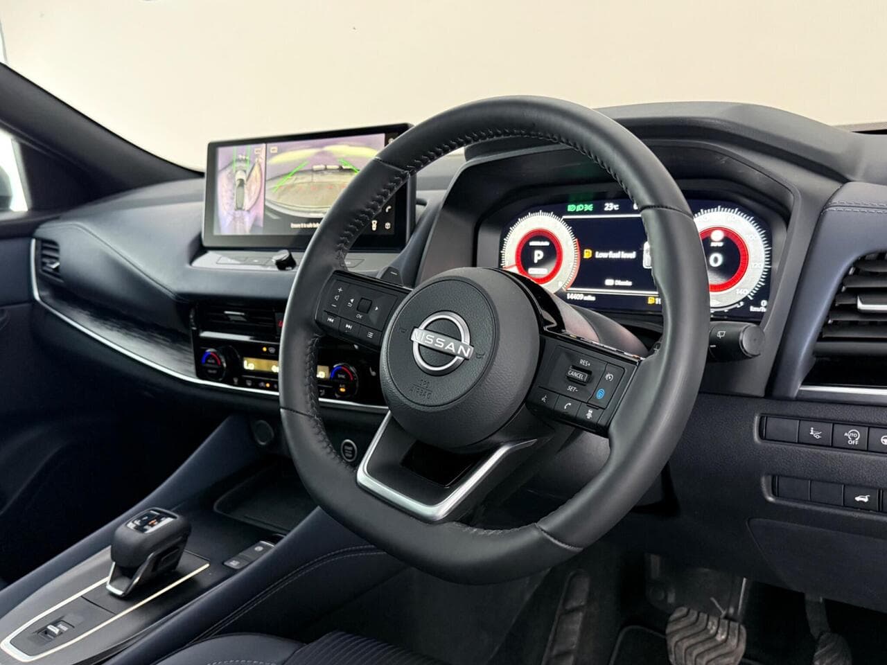 Nissan Qashqai thumbnail Steering Wheel