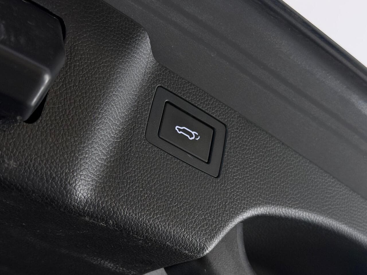 Hyundai Santa Fe thumbnail Misc Controls