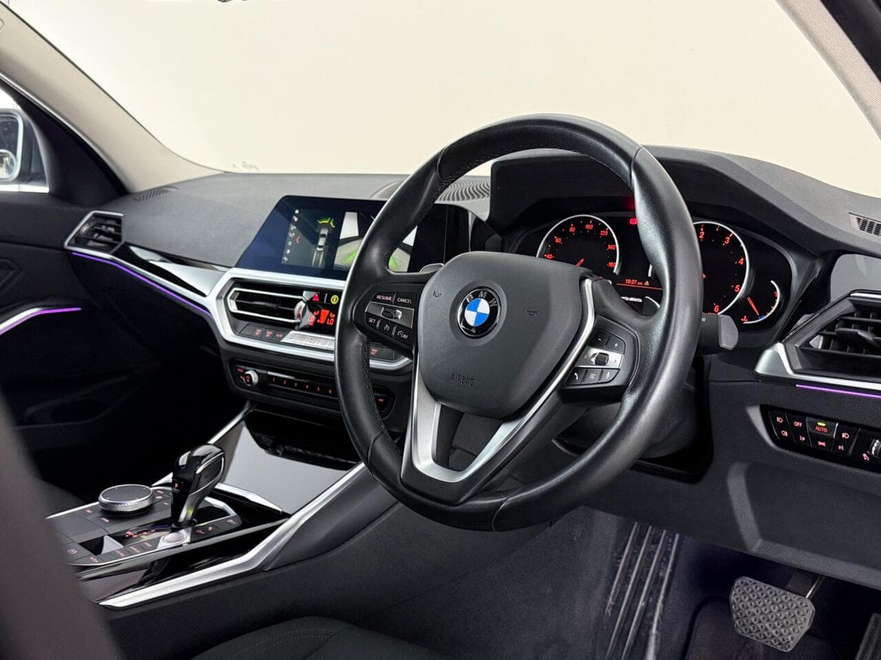BMW 3 Series thumbnail Interior Front