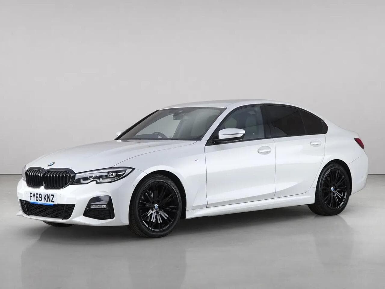 BMW 3 Series thumbnail Front Left