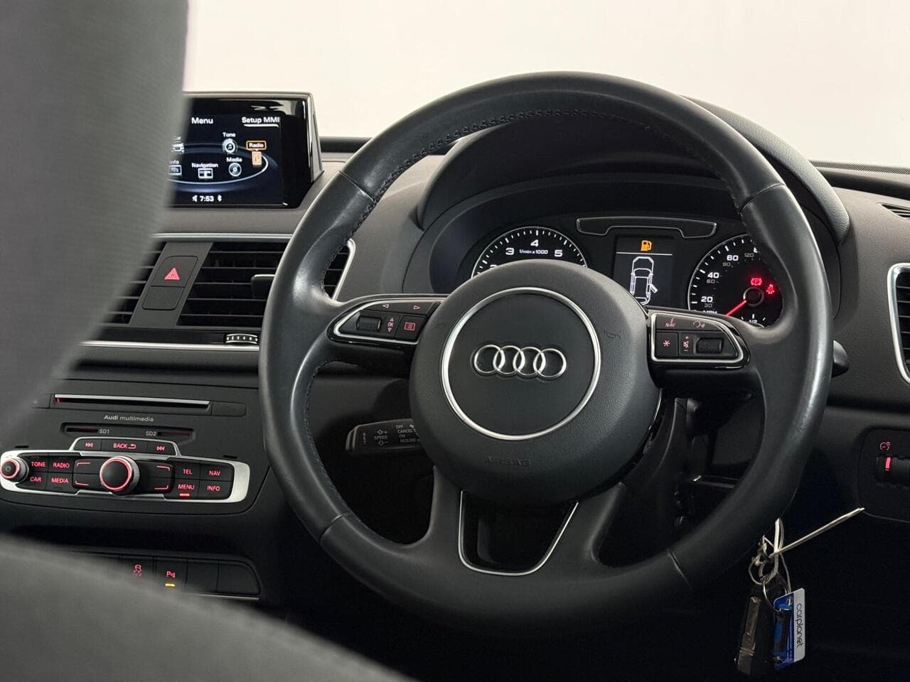 Audi Q3 thumbnail Steering Wheel